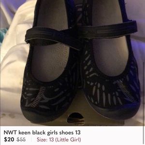 Keen girls black shoes size 13